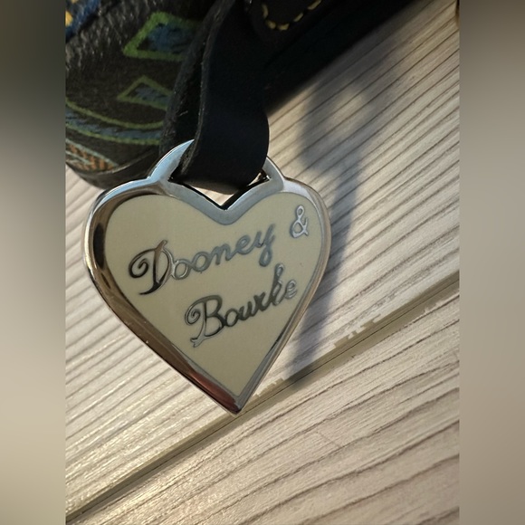 Vintage Dooney & Bourke wristlet - Picture 5 of 9